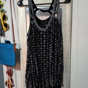 💜 3/$15💜Black and White Women's Tunic Top, Large💜